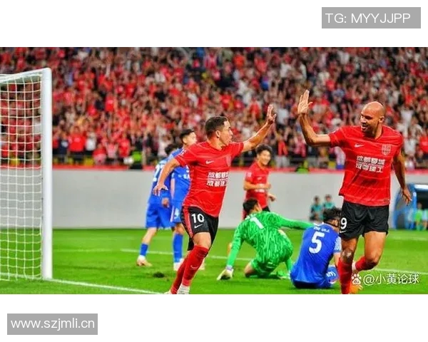 中超联赛激烈角逐各队表现亮眼 球迷热议赛季争冠形势